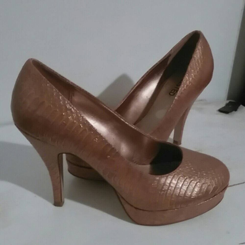 Unlisted high heels